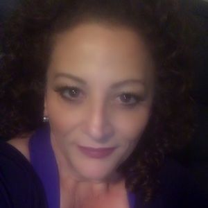 Meet your Posher, Gloria